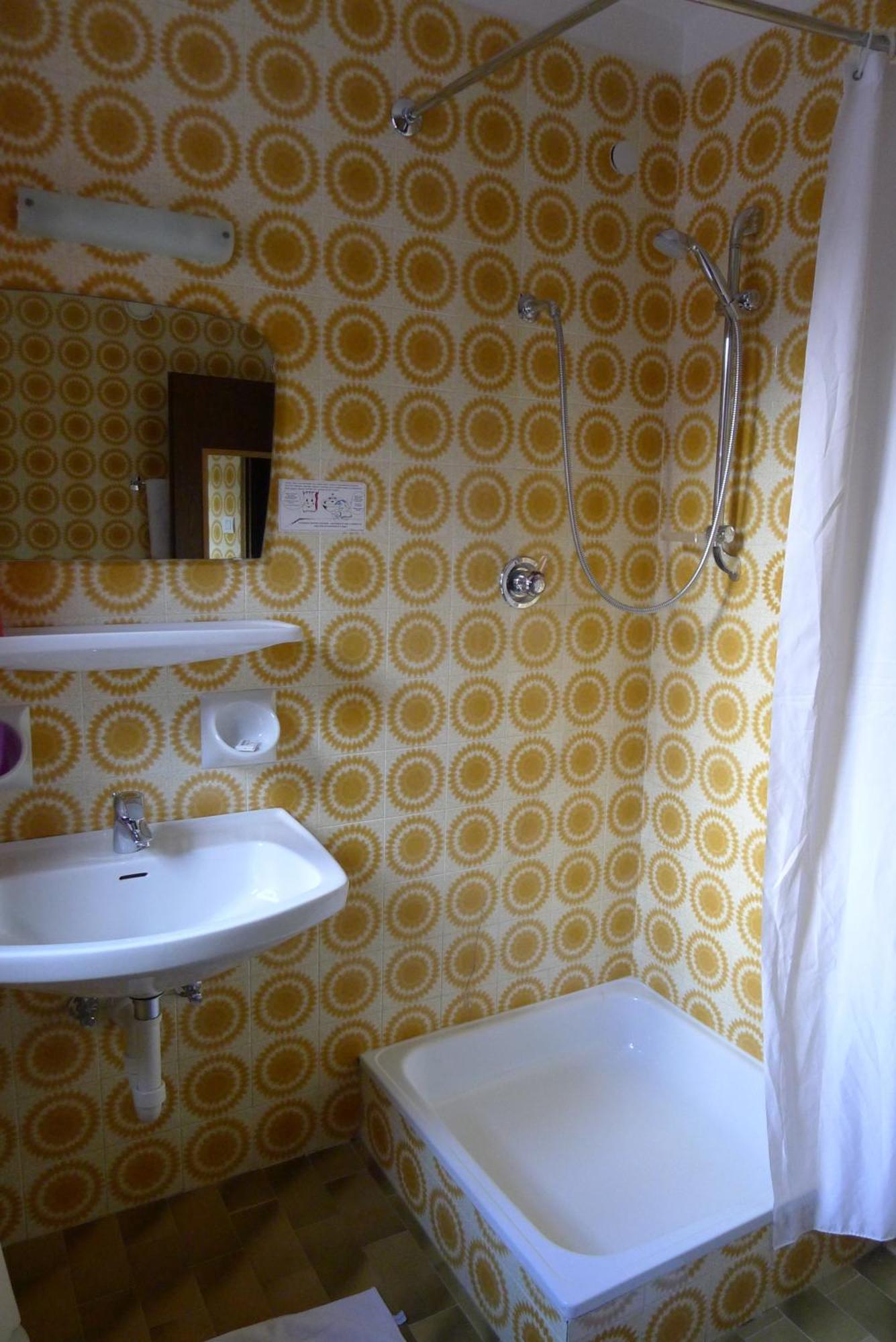 Steinhauswirt 3* Cadipietra